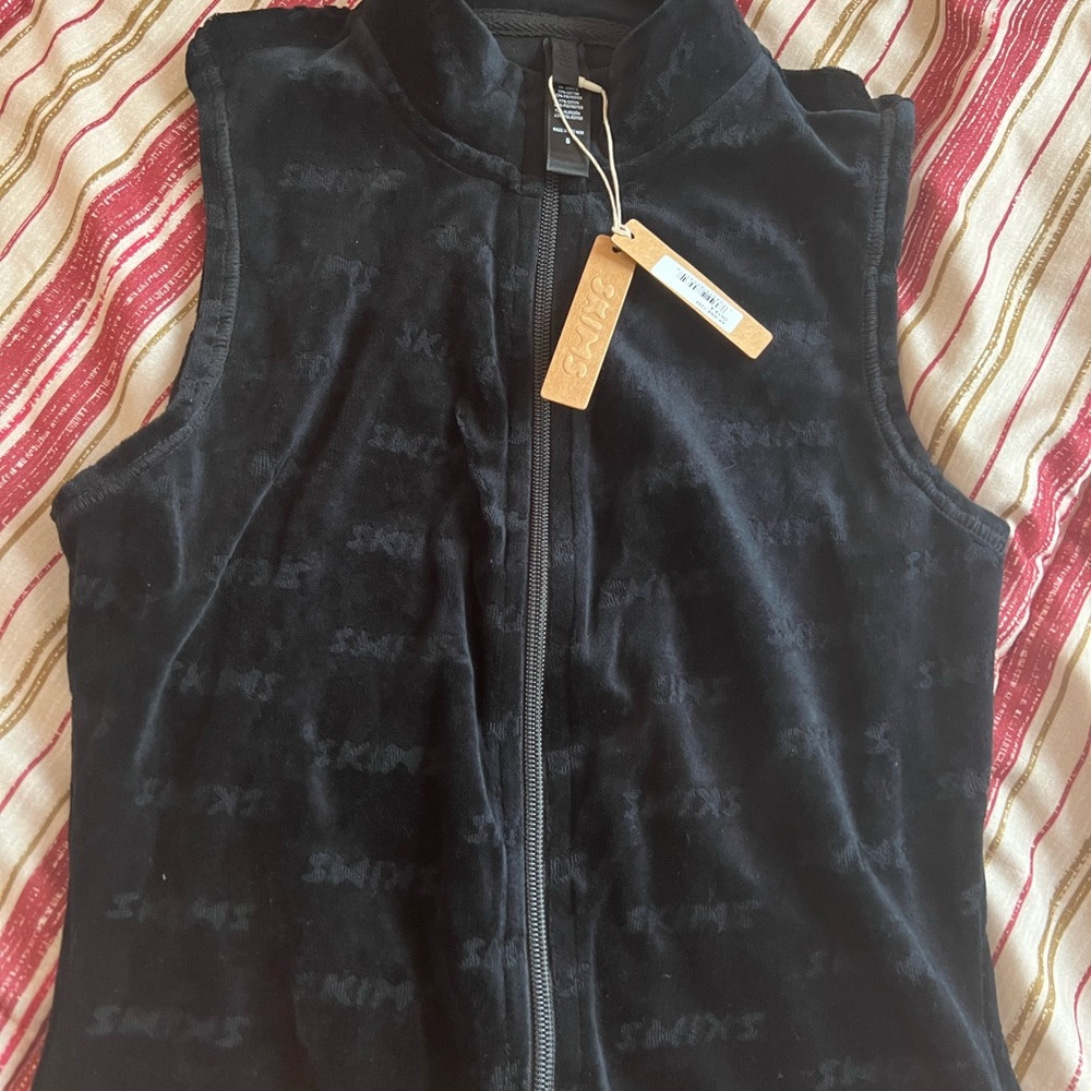 Doesn’t fit so I am selling. Has never been worn. Will arrive with tags - Picture 4 of 4